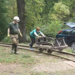 Hudson chassis is propelled by hand