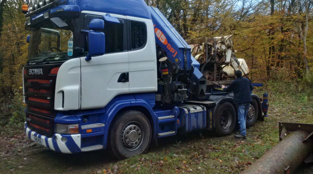 Eimco 24 arrives on Hiab tractor unit