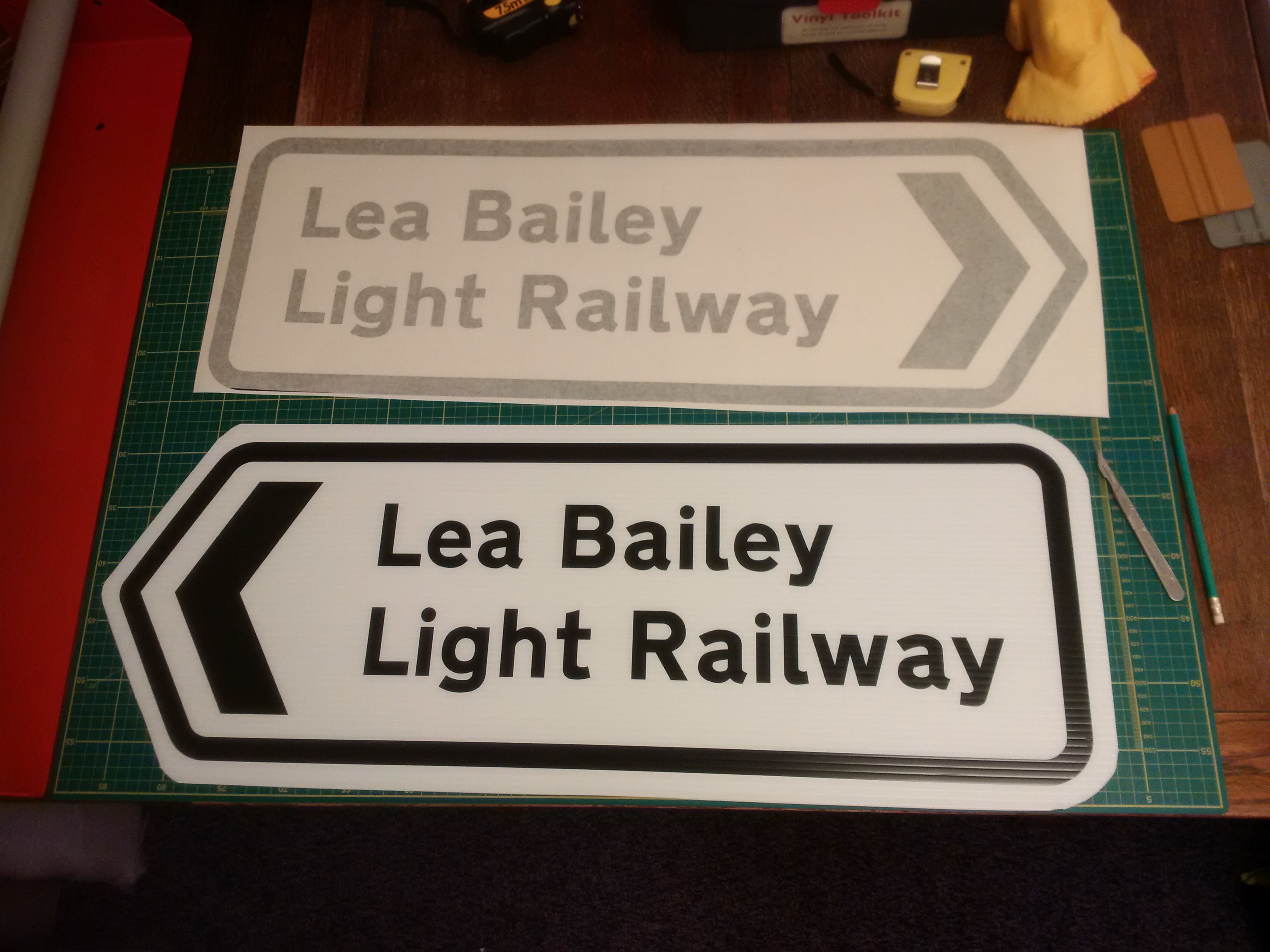 Lea Bailey Signs